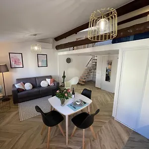Apartment Renting - Massena - Loft - Heart Of Vieil - The Market With Sea View, Antibes