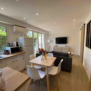 Appartement Le Coeur Du Cap D'antibes - Terrasse - Parking - Wifi, Antibes