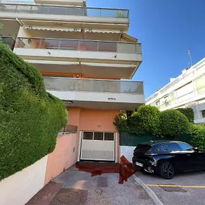 Appartement Superbe Avec Terrasse Au Cap D'antibes, Antibes