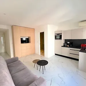 Appartement Joli - Neuf Terrasse Clim Wi-fi 2 Min. Des Plages, Antibes