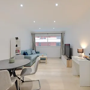 Appartement Newly Renovated Charming Downtown, Antibes